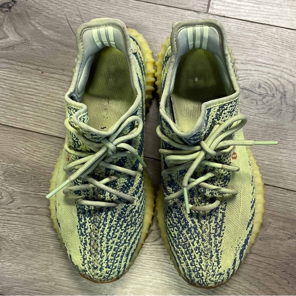 Yeezy Boost 350 V2 ‘Semi Frozen Yellow’ Size 8 - Picture 3 of 10